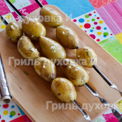 картошка на шампурах